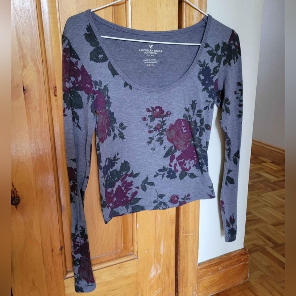 Small American Eagle Long Sleeve